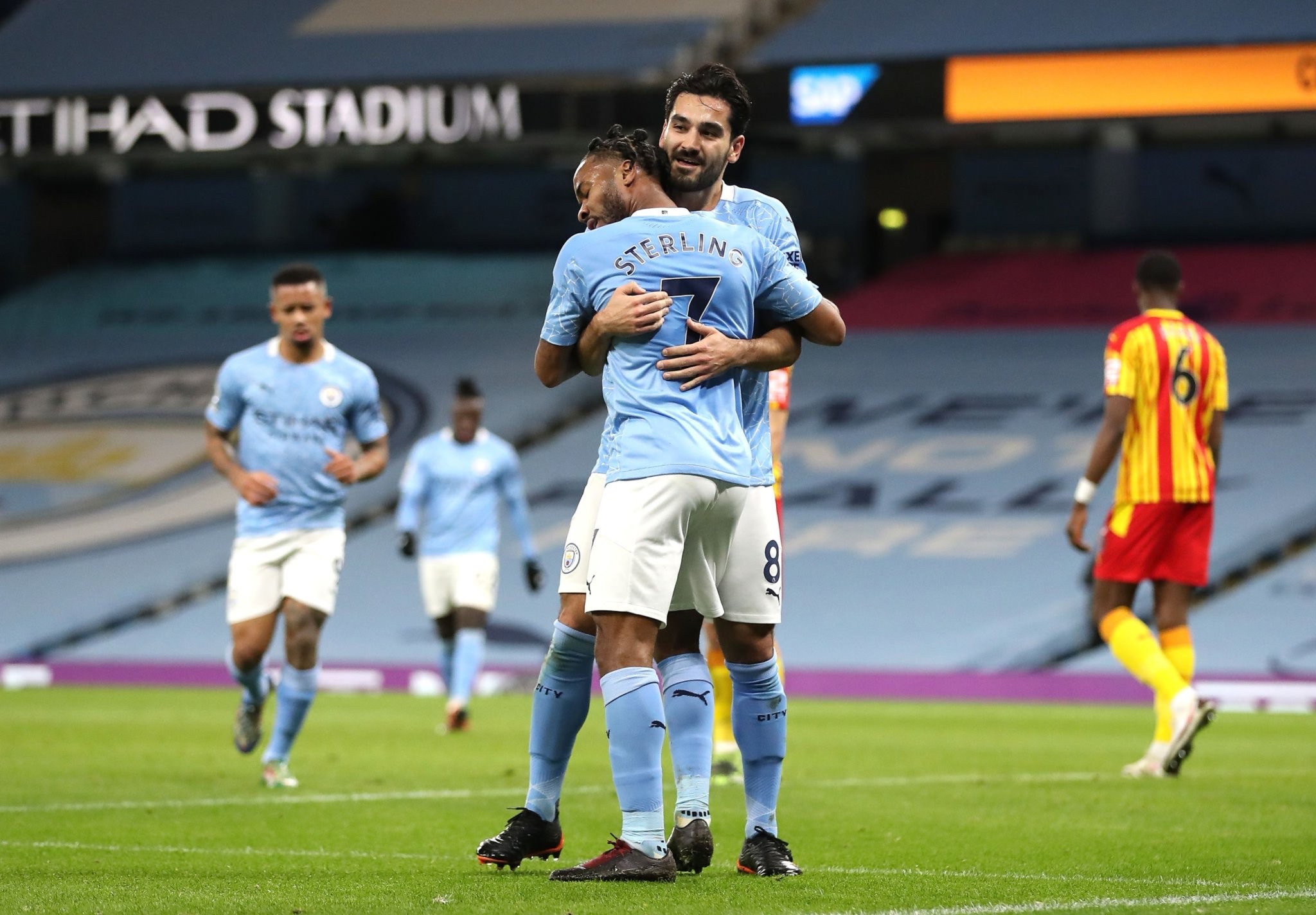 比赛的背后 比赛的背后